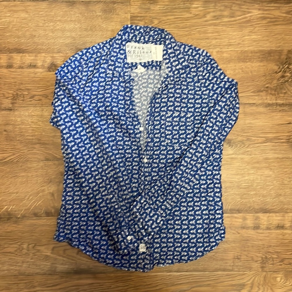 COPY - Frank & Eileen Fish Pattern Button-Down! Brand new! Crinkle fabric.